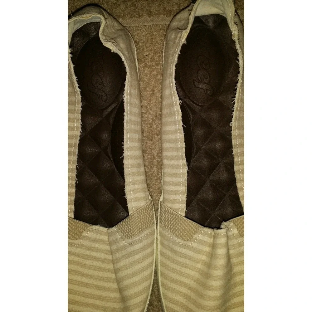Womans 9.5 m‎ beige striped shoes sperry Slip On Canvas